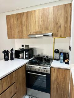 1BR Canal Views Large Balcony Spacious Al Maryah - 5