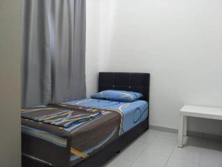 Pleasant Stay at Mesahill - 1 Queen 1 Single Bed by Tareq - 3