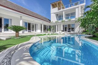 Private 5BR Villa with Pool and Rooftop in Canggu, 5m to Beach - 7