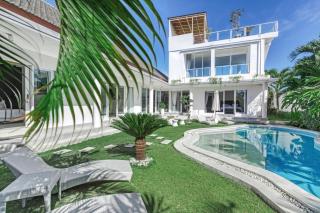 Private 5BR Villa with Pool and Rooftop in Canggu, 5m to Beach - 0