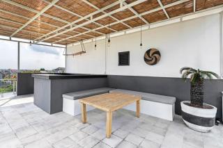 Private 5BR Villa with Pool and Rooftop in Canggu, 5m to Beach - 2