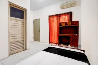 OYO 95041 Griya Indah Homestay - 2