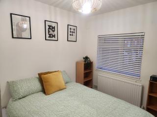 Modern 2-Bed Home with great location in Luton - 7