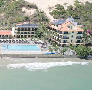 Hon Rom Central Beach Resort - 8