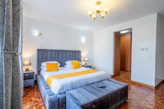 Luxurious Graceland Apartment - 8