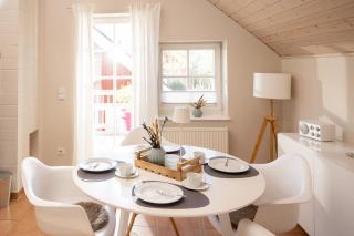 Fischerliesel Greetsiel für bis zu 4 Personen mit Kaminofen und Whirlpool - Haustiere herzlich willkommen, direkt am Hafen - 2