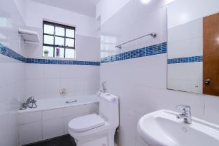 Luxurious Graceland Apartment - 2