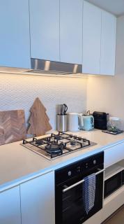 Amazing Views 2BD 2BA Homey Toowong Abode Pool M29 - 1