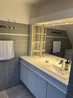 Silk and Stone Manor - 5