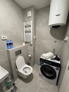 Central City Lux Apartments - 7