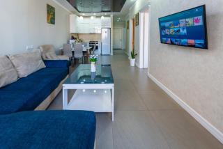 Luxury 2 Bedrooms Apartment with 2 bathrooms & Batumi center - Batoemi - 0