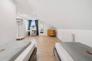 Yello Homes - 4 Guests - 3 Rooms - City View - 5