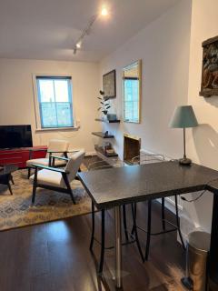 One large bed flat near Kensington High Street - 3