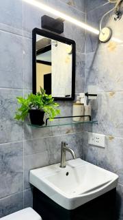 Ritz Elegant Studio Apartment - 3