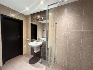 Balcony Bliss Brand New 1BR Apartment - 3