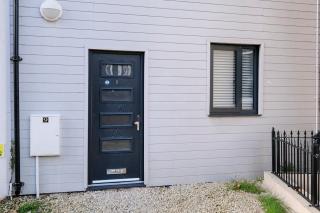 2 Bedroom Spacious Apartment, Free Parking, WiFi - 7