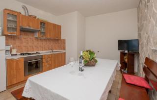 Holiday Home Ane - Makarska by Villas Guide - 9