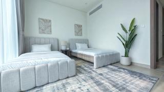 F1 lux Villa in Yas Island - 9