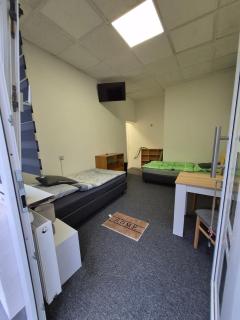 Cozy 2-bed Room With Kitchen -  - 2