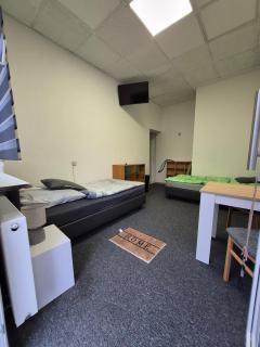 Cozy 2-bed Room With Kitchen - 4