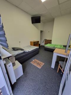 Cozy 2-bed Room With Kitchen - 7