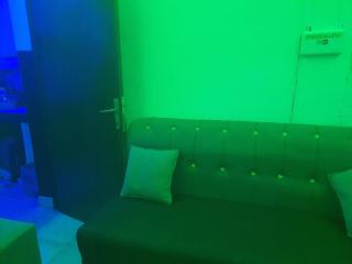 SUITE in THE MIDDLE - 5