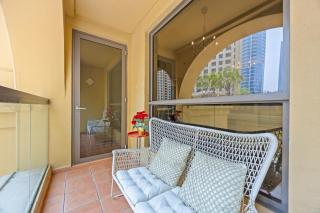 Prime Specious 4 BR Apt on JBR Beach near Metro, Walk to The Mall, Dining & Entertainment - By Sunkissed Holiday Homes - 5