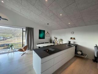 Modern 4BR Luxury Home with Ocean View & Jacuzzi - 2