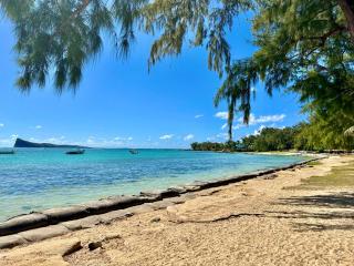 Spacious Two-Bedroom Apartment by the Beach - Cap Malheureux - 4