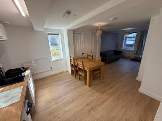 3BR Flat Near Station - 2