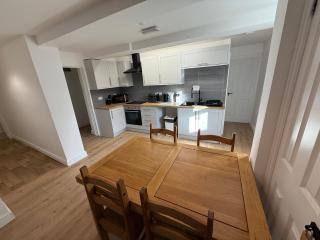 3BR Flat Near Station - 1