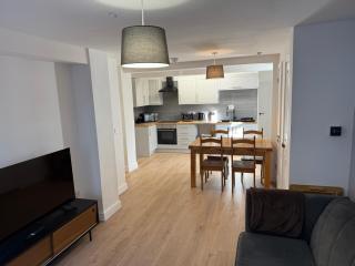 3BR Flat Near Station - 3