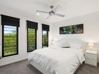 Private Waterfront Luxury Home w Pool and Views - 3