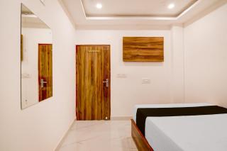 SPOT ON Night Owl Hotel &guest House - 2