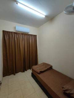 Homestay Cik Ana Sikamat - Seremban - 4