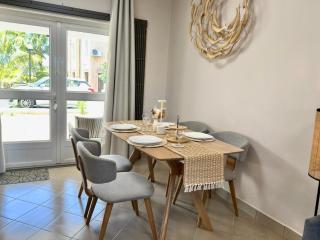 Zephyr House 3BR Pool, Rooftop & Ocean View - 2