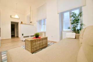 Sunset Point Apartment - 9