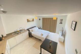 Surrey Quays 1 Bed - 9