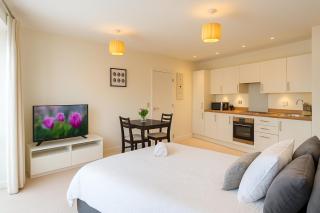 Surrey Quays 1 Bed - 7
