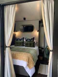 Stacey's Mini Hideaway - 3