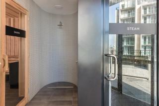 City View 2-Bedroom 2-Bathroom Apartment in Southbank Near Crown Casino & Convention Centre - 1