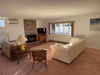 5 Bedrooms with Stunning Views and Water Access - 4