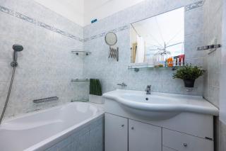 Utulny apartment s balkonem u Karlova mostu - 5