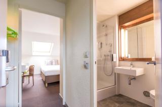 Campanile Hotel Senlis - 9