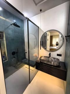 Lambo Apartments - 5