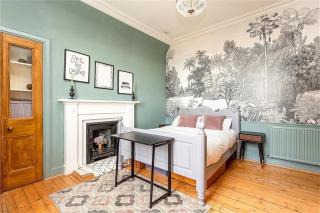 Converted 2BR School house close to city centre, includes free parking - 2