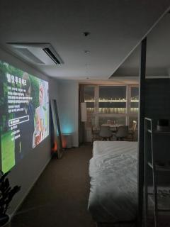 #Open Special # Gwangan Bridge, Beach View # 1 Second to the Beach # Daily Bedding Replacement - 3