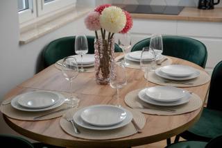 Bright Two Bedroom Apartment in Wrocław with Air Conditioning and Parking by Noclegi Renters - 3