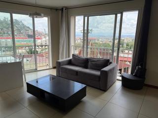 Bright, quiet and secure 2-room apartment - 0