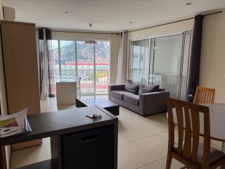 Bright, quiet and secure 2-room apartment - 8